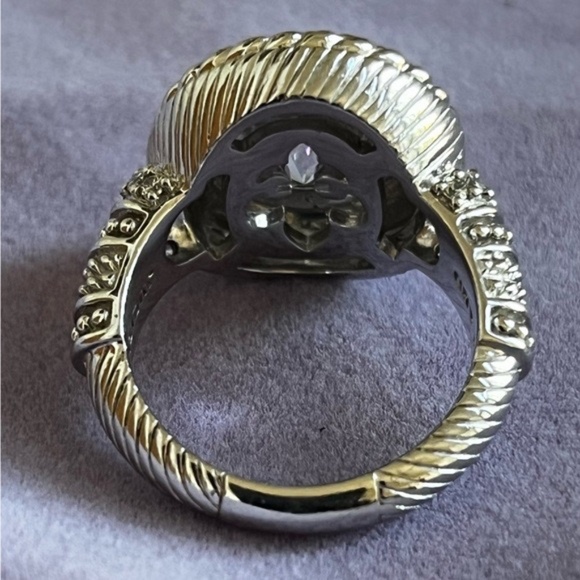 Judith Ripka Diamonique SS 4.1ct tw Round Bezel & Pave Ring. Excellent condition - Picture 3 of 4